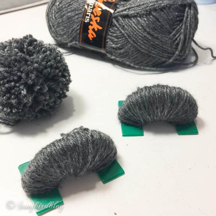 How to Make a DIY Fleece Blanket with Pom Poms Songbird