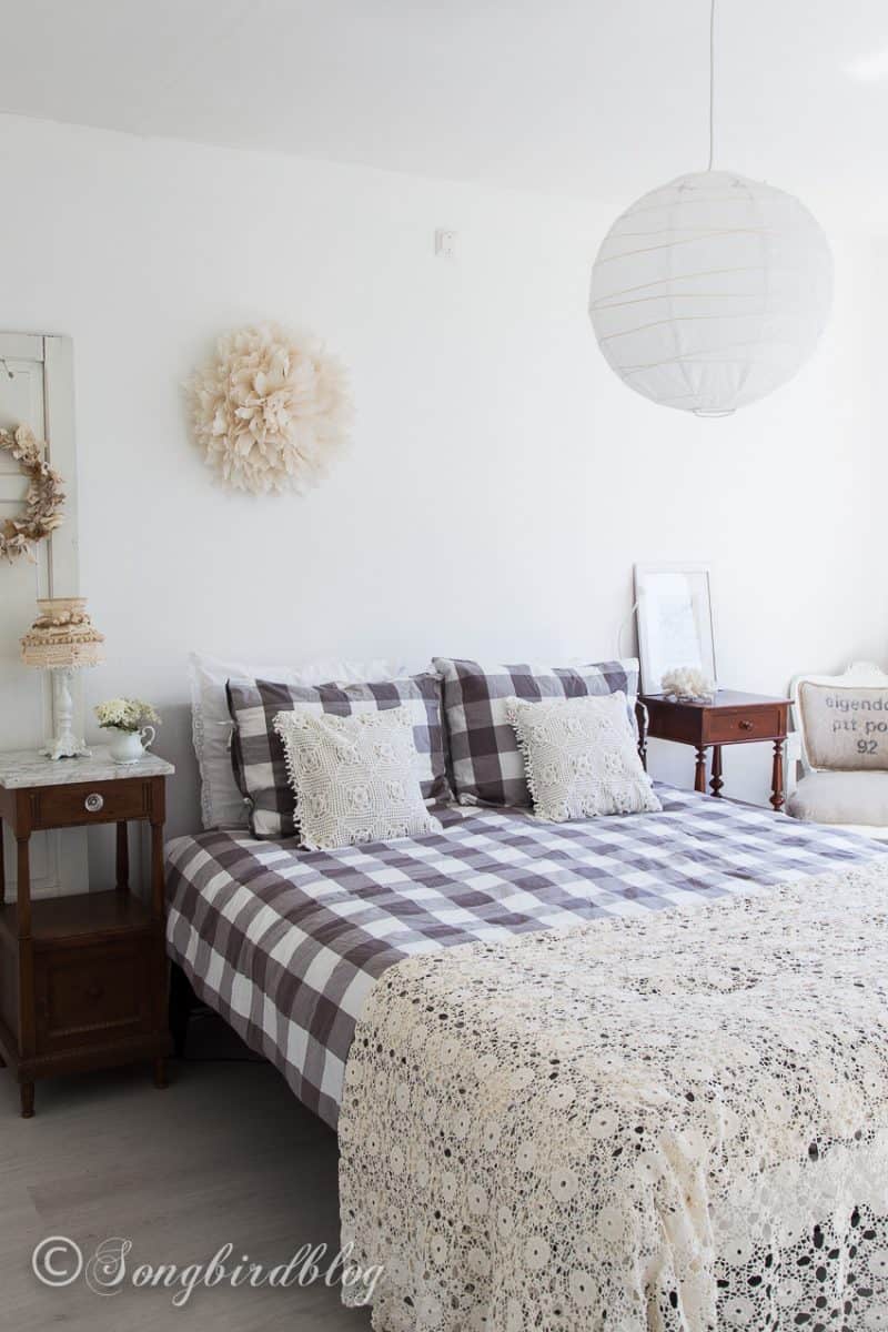 Romantic Bedroom Decor with Vintage Finds - Songbird